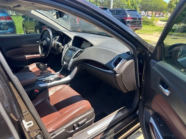 Used 2017 Acura TLX w/ Technology Package FWD image 11