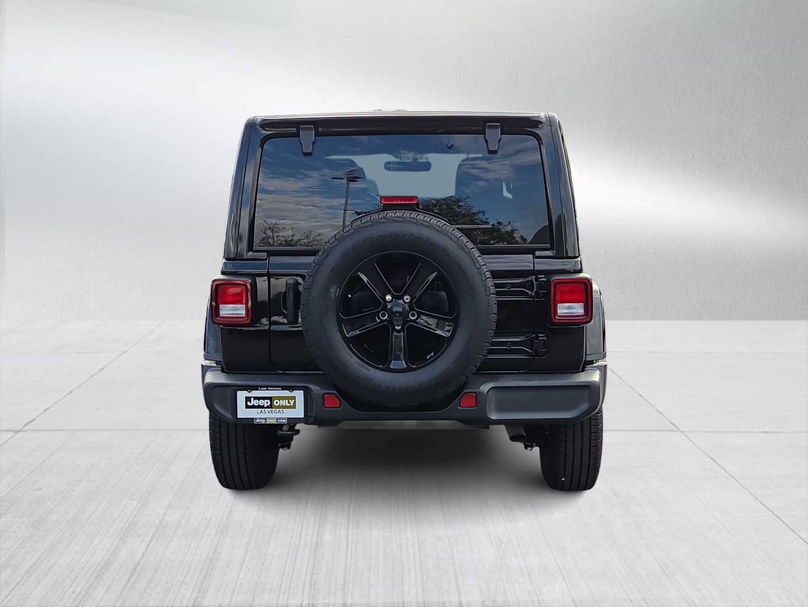 Used 2021 Jeep Wrangler Unlimited Sahara image 7