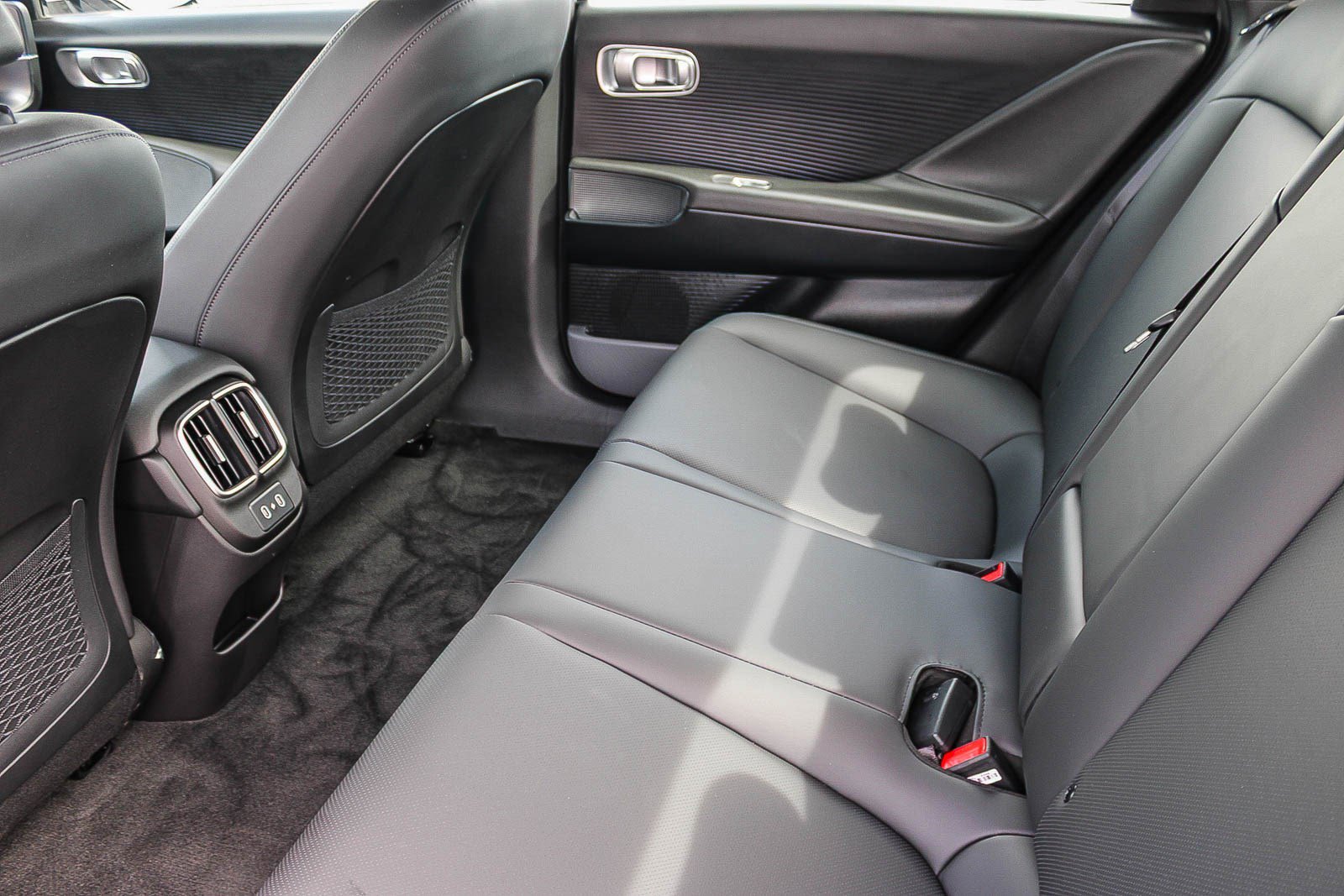 Used 2025 Hyundai Ioniq 6 Limited image 19