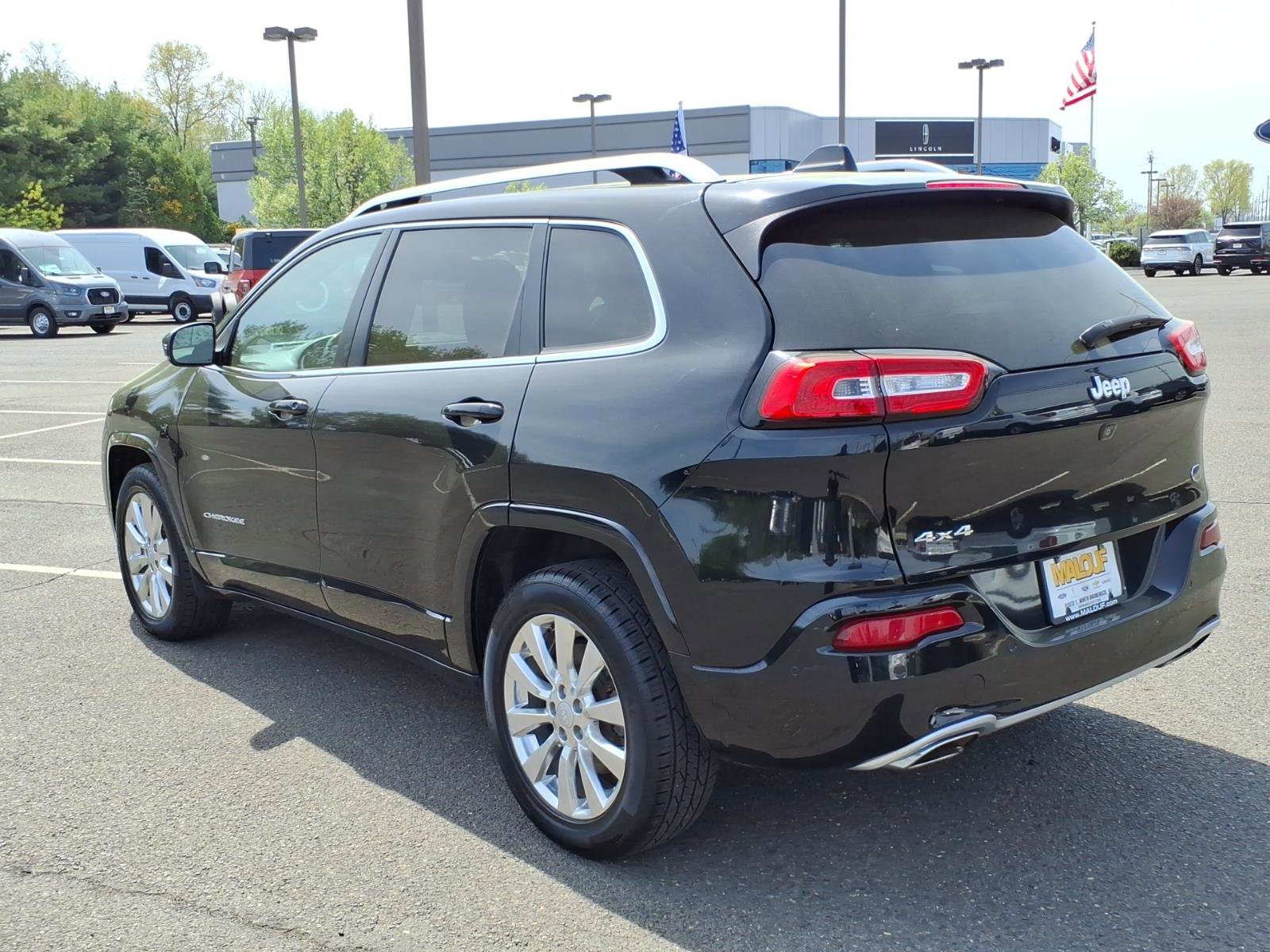 Used 2018 Jeep Cherokee Overland w/ Technology Group image 4
