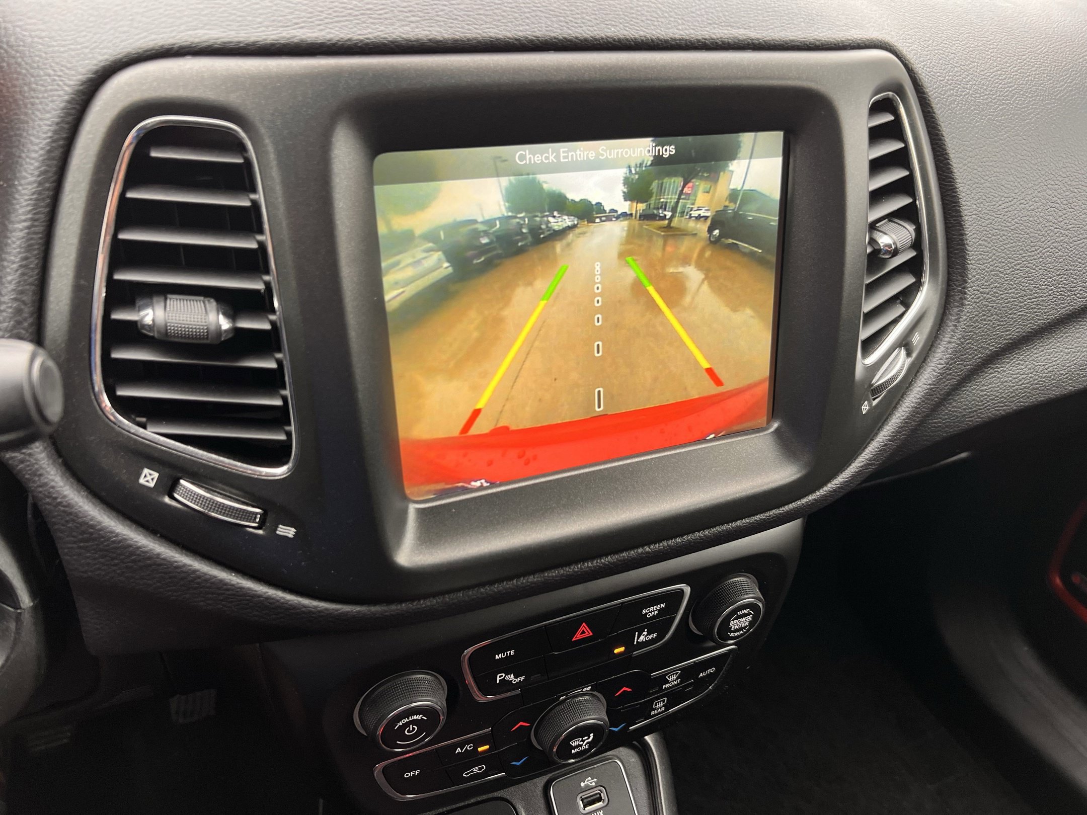 Used 2018 Jeep Compass Trailhawk w/ Leather Interior Group AWD/4WD image 19
