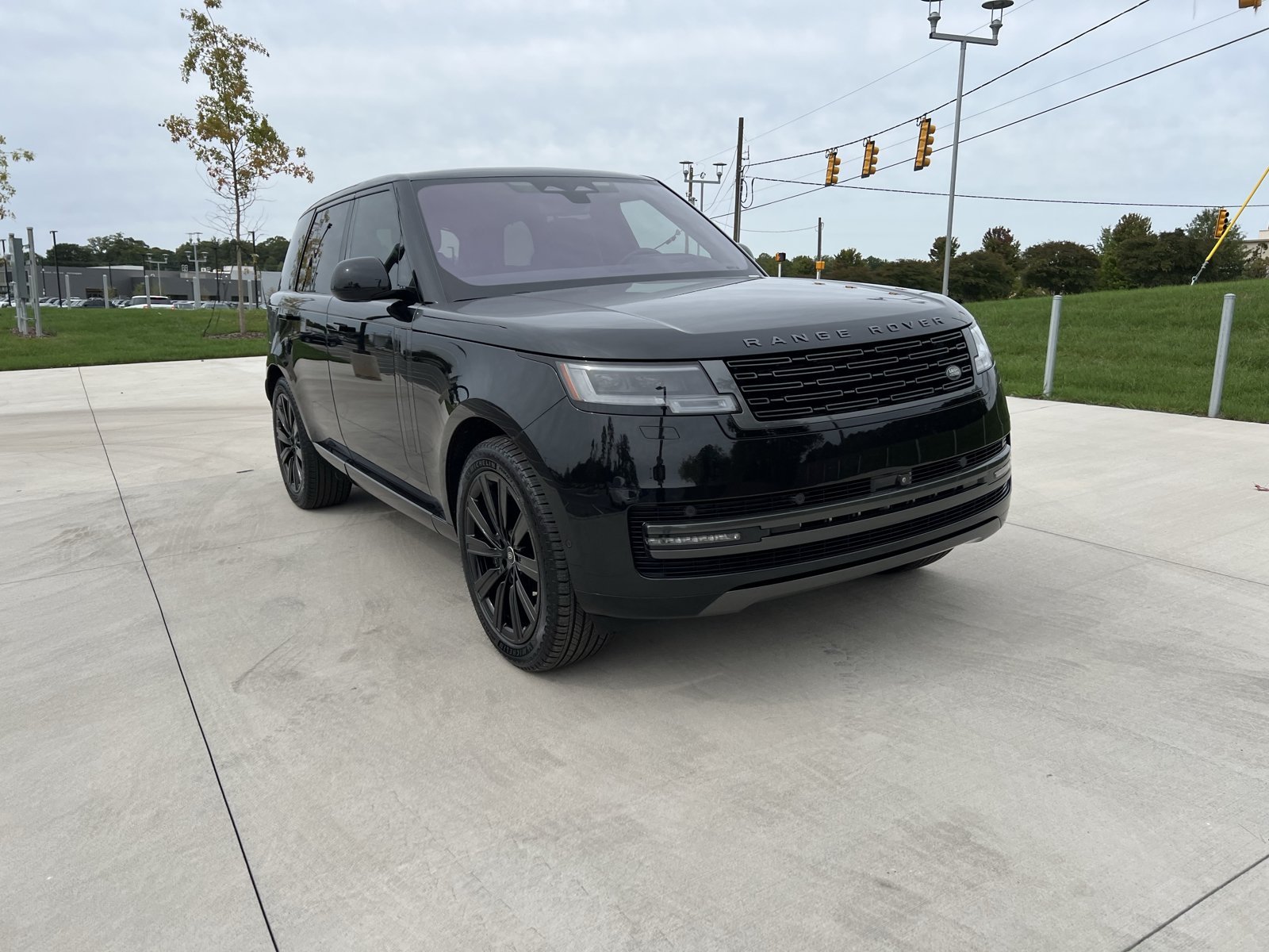 Used 2023 Land Rover Range Rover SE AWD/4WD image 1