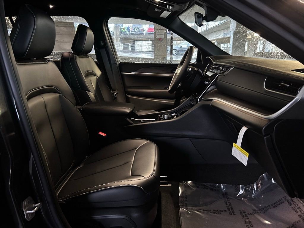 New 2025 Jeep Grand Cherokee L Limited image 19