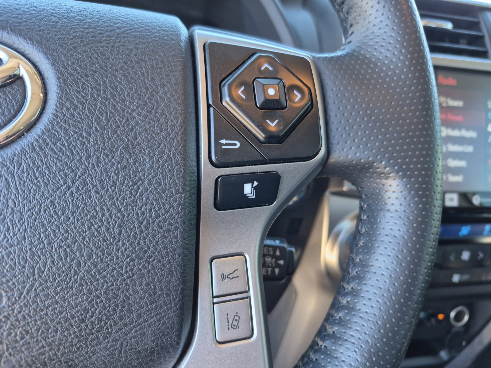 Used 2024 Toyota 4Runner Limited image 27