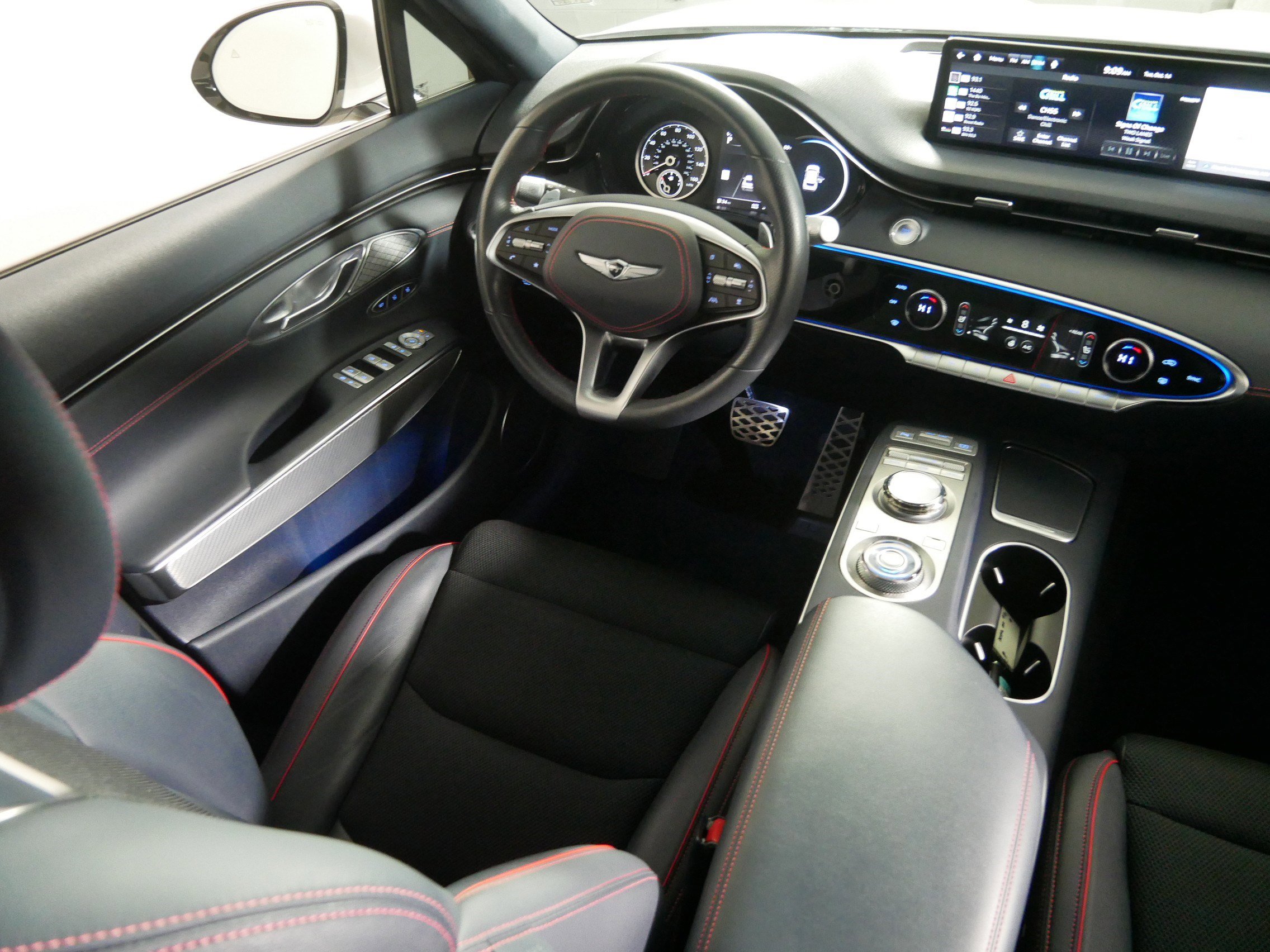 Used 2024 Genesis GV70 3.5T Sport image 9