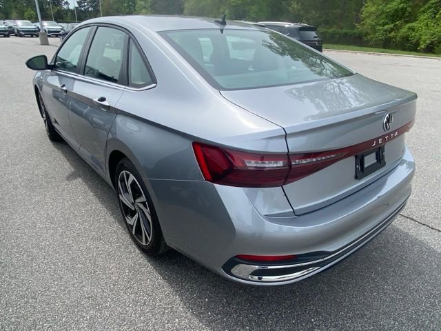 Used 2025 Volkswagen Jetta SEL image 3