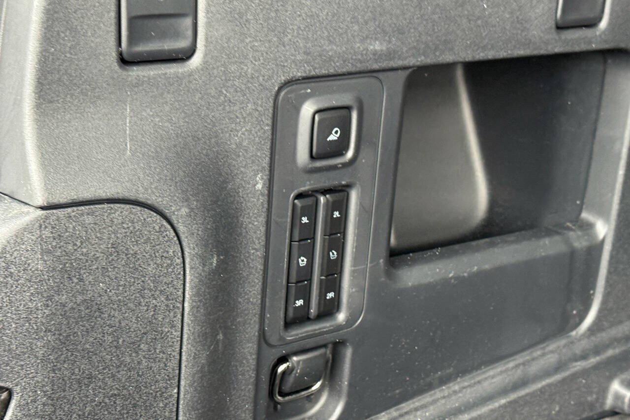 Used 2025 Ford Expedition Active AWD/4WD image 21