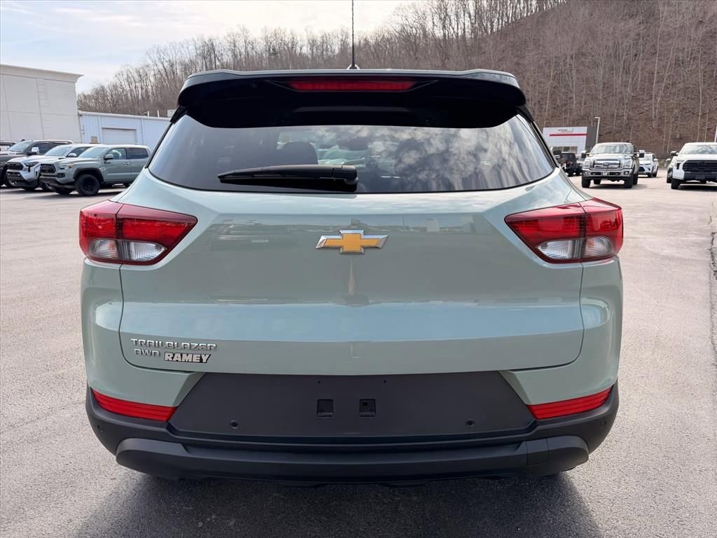 Used 2025 Chevrolet TrailBlazer LS w/ LS Convenience Package image 6