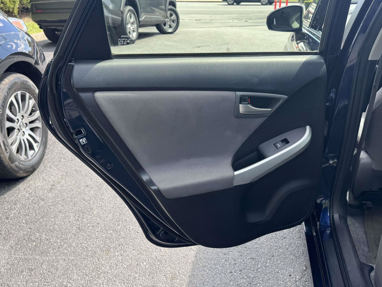 Used 2015 Toyota Prius Three FWD image 11