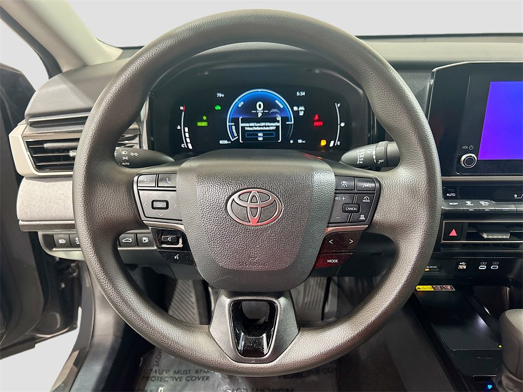 Used 2025 Toyota Camry LE w/ Convenience Package image 9