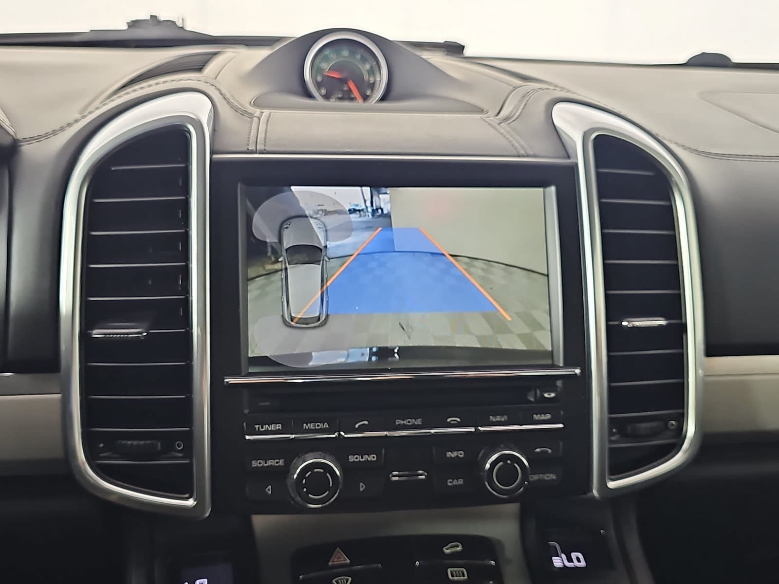 Used 2015 Porsche Cayenne Turbo AWD/4WD image 21