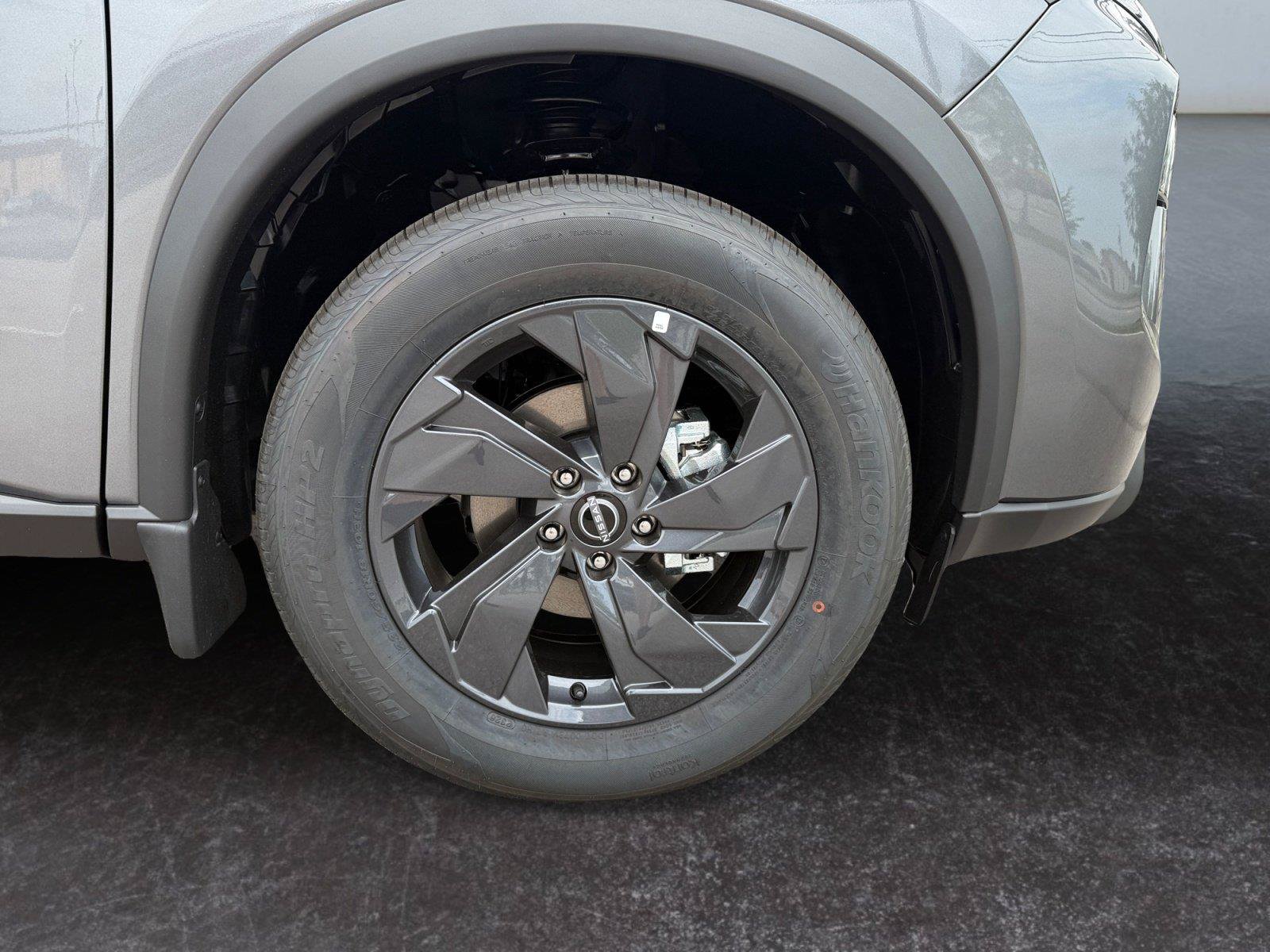 New 2026 Nissan Rogue SV AWD/4WD image 29