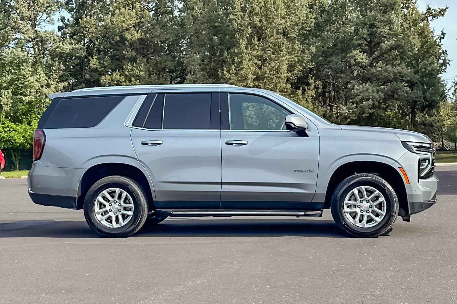 Used 2025 Chevrolet Tahoe LT AWD/4WD video 3