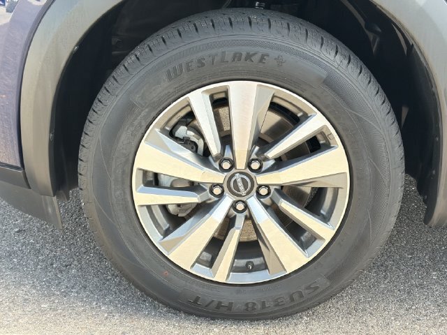 Used 2025 Nissan Pathfinder SL FWD image 10