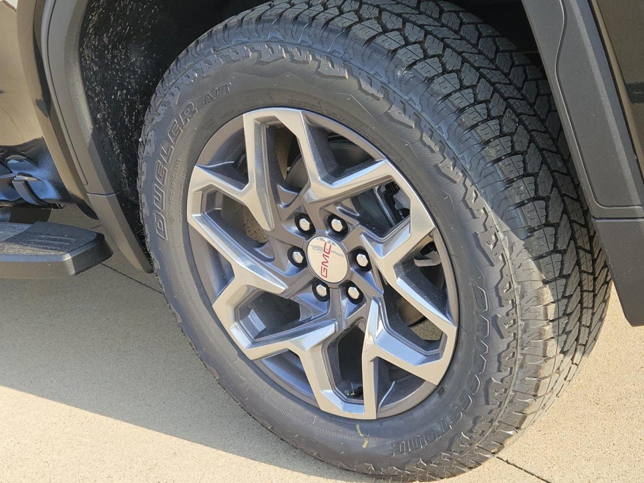 New 2026 GMC Sierra 1500 SLT AWD/4WD image 5
