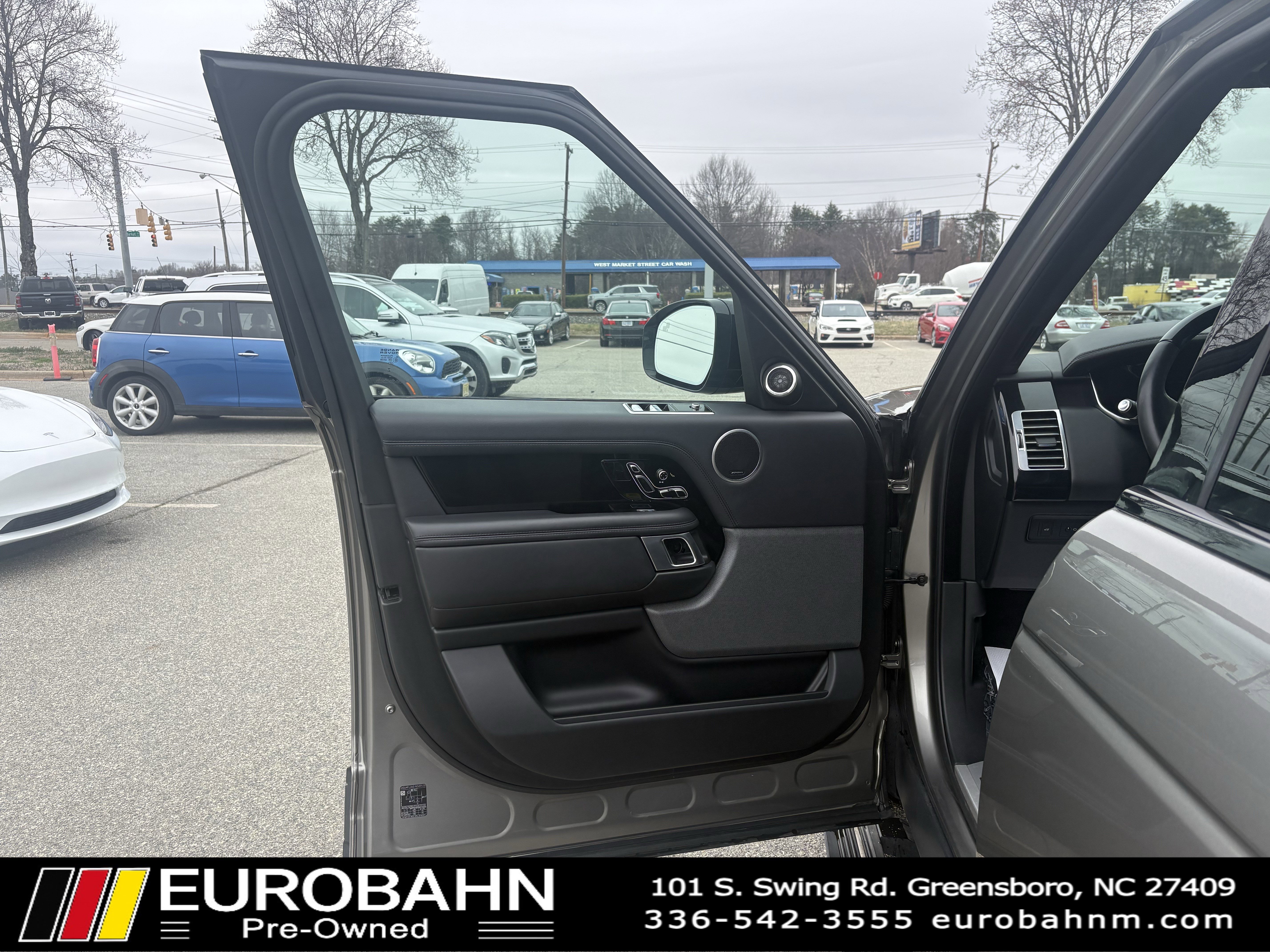 Used 2019 Land Rover Range Rover Long Wheelbase Supercharged image 9