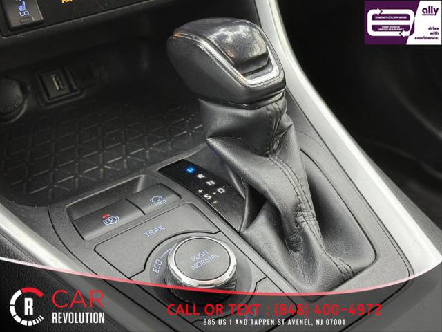 Used 2022 Toyota RAV4 SE w/ Convenience Package image 28