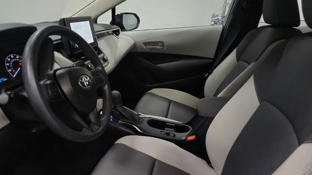 Used 2025 Toyota Corolla LE image 9