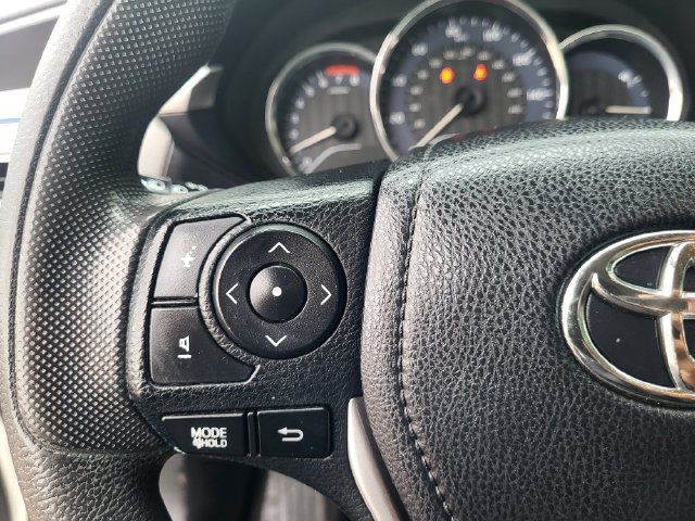 Used 2016 Toyota Corolla LE FWD image 15