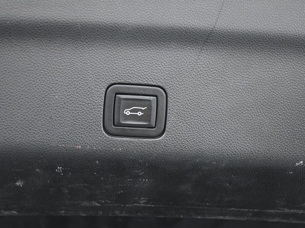 Used 2022 GMC Yukon XL AT4 w/ AT4 Premium Package image 54