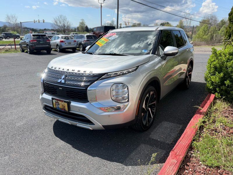 Used 2022 Mitsubishi Outlander SE image 4