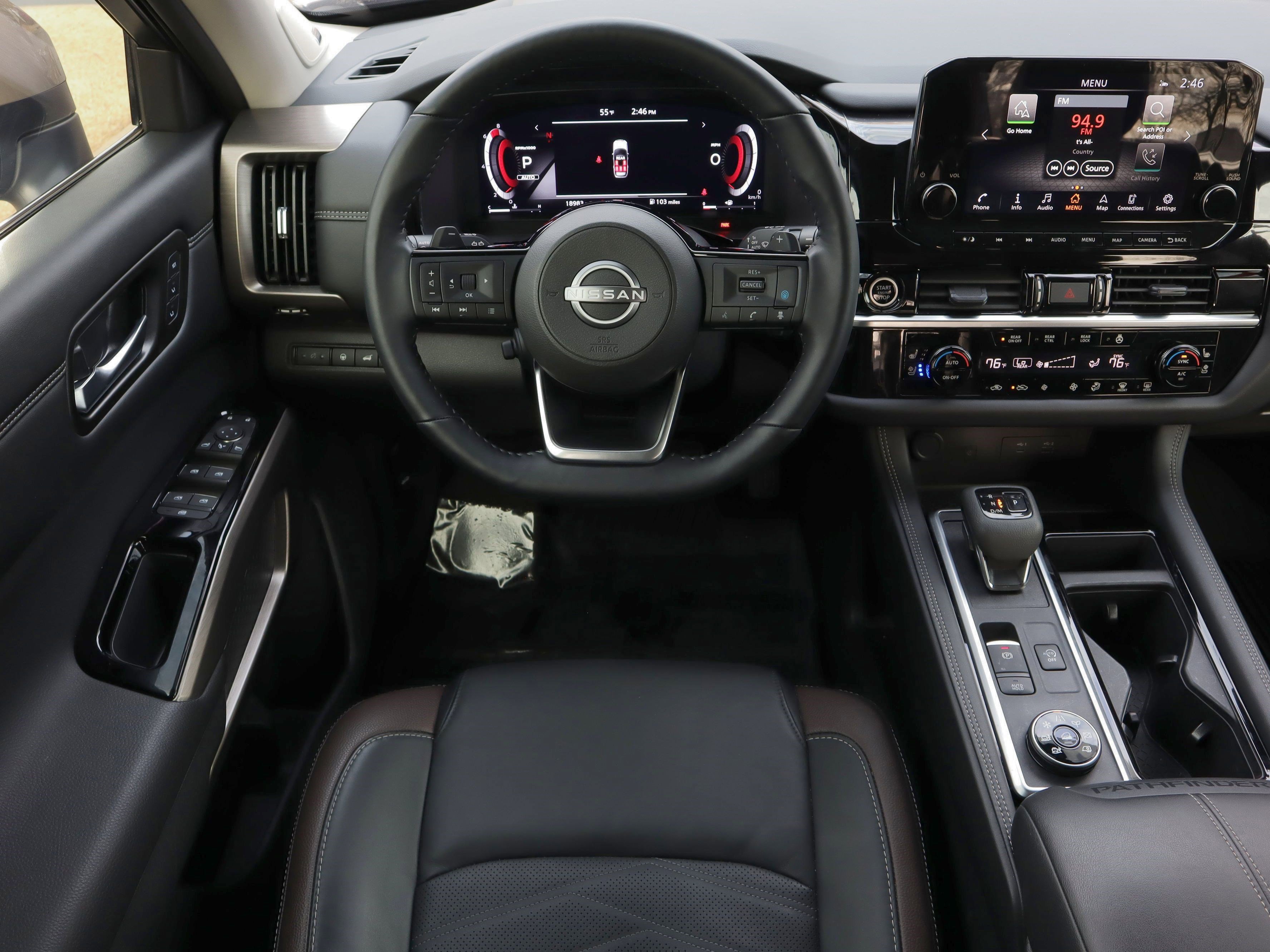 Used 2024 Nissan Pathfinder Platinum image 32