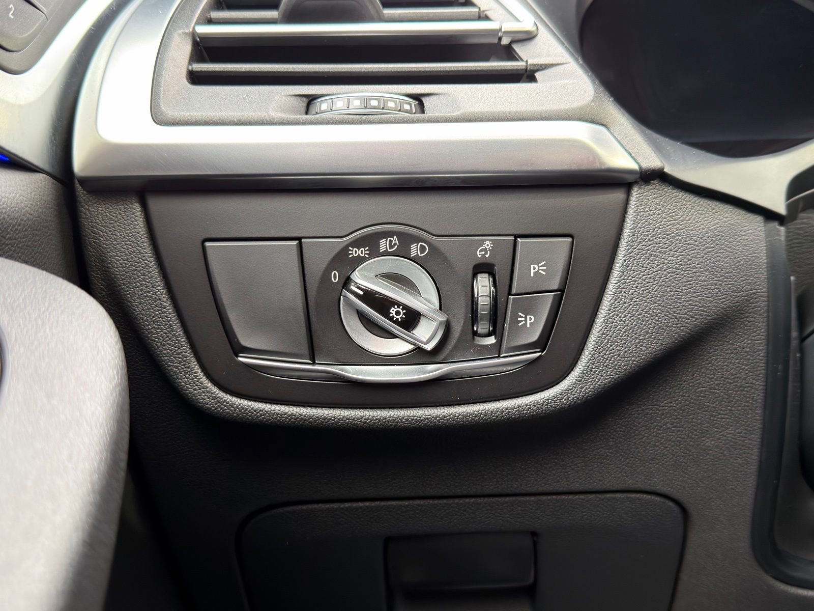 Certified 2023 BMW X4 xDrive30i w/ Parking Assistance Package image 24