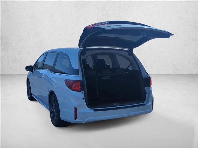 New 2026 Honda Odyssey Touring image 9