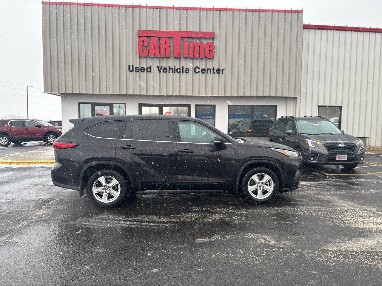 Used 2020 Toyota Highlander LE