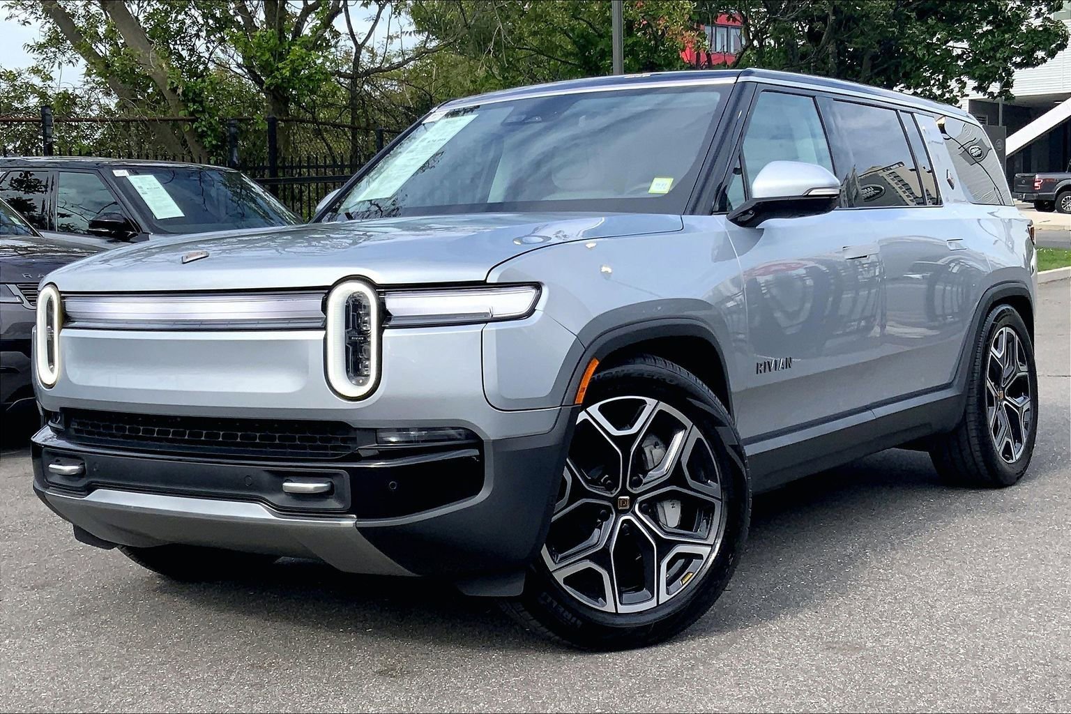 Used 2025 Rivian R1S Adventure