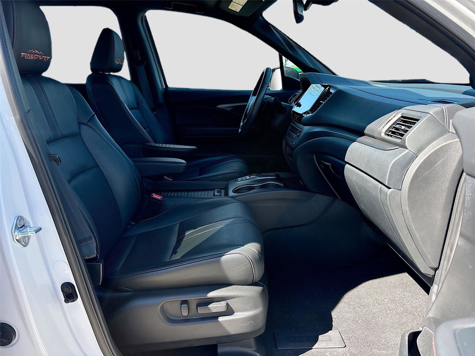 Certified 2023 Honda Passport TrailSport image 34