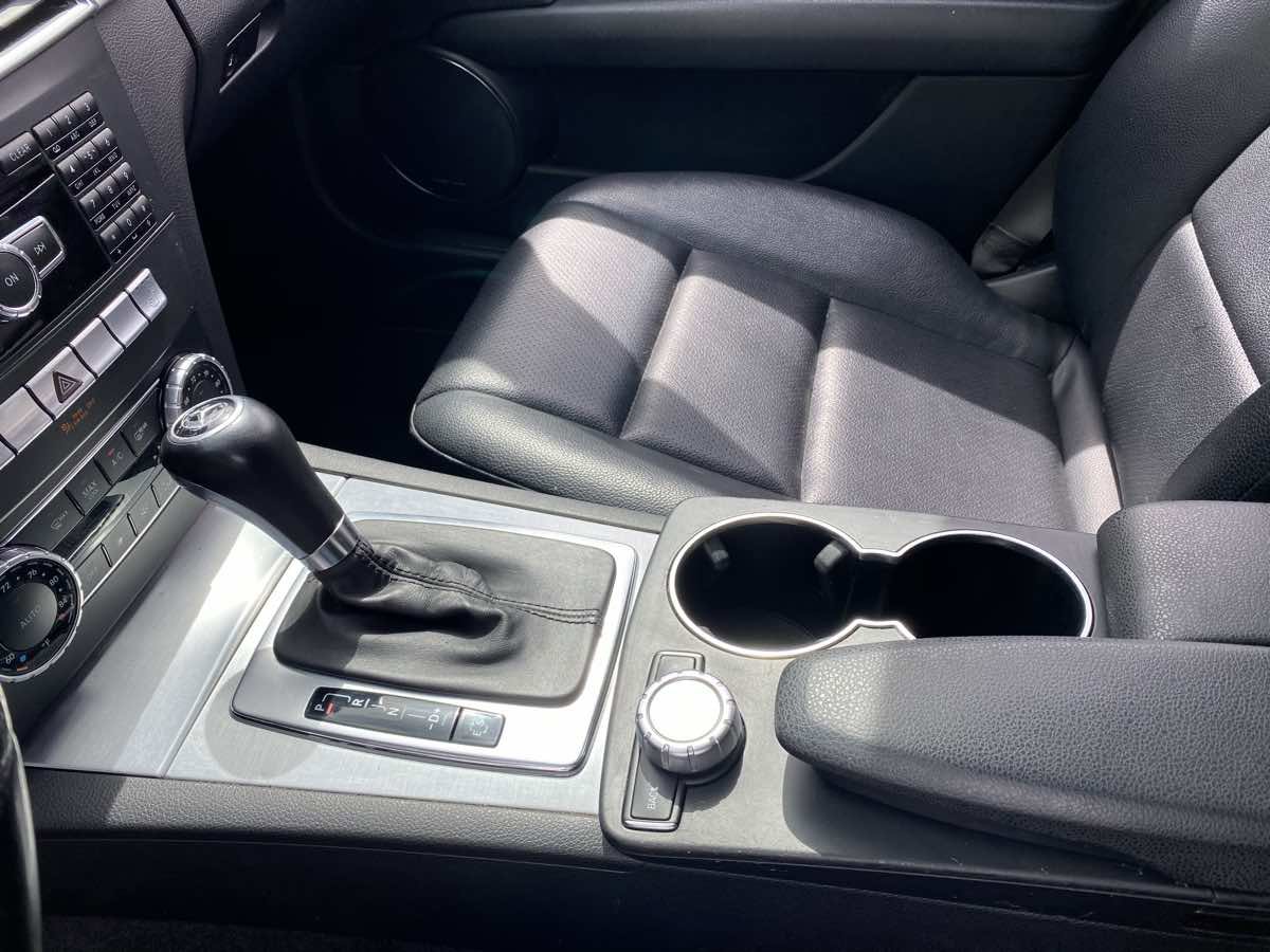 Used 2013 Mercedes-Benz C 250 Luxury image 31