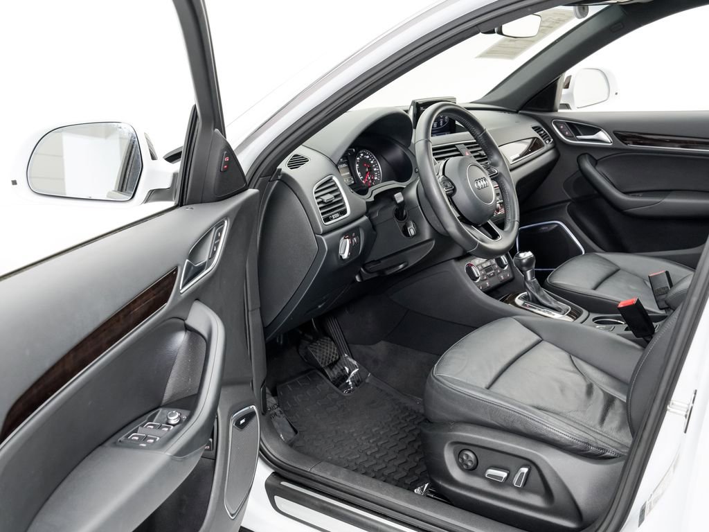Used 2016 Audi Q3 2.0T Prestige w/ Prestige Package AWD/4WD image 7