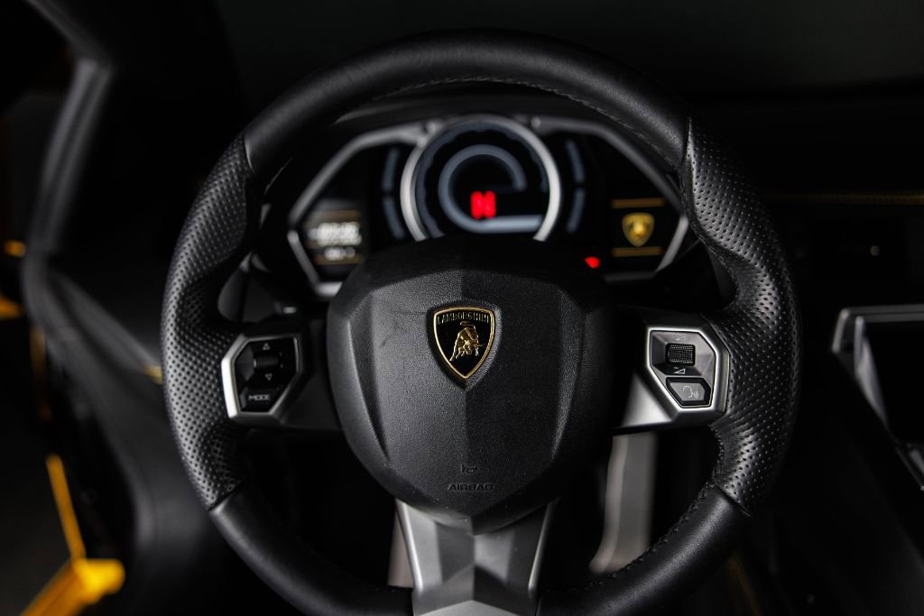 Used 2013 Lamborghini Aventador LP 700-4 image 22