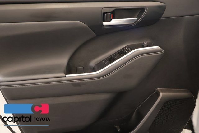 Used 2023 Toyota Highlander XSE AWD/4WD image 8