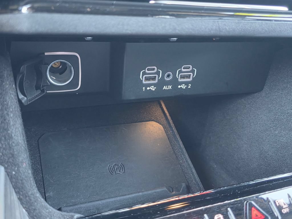 Certified 2024 Jeep Wagoneer L Series II RWD image 29