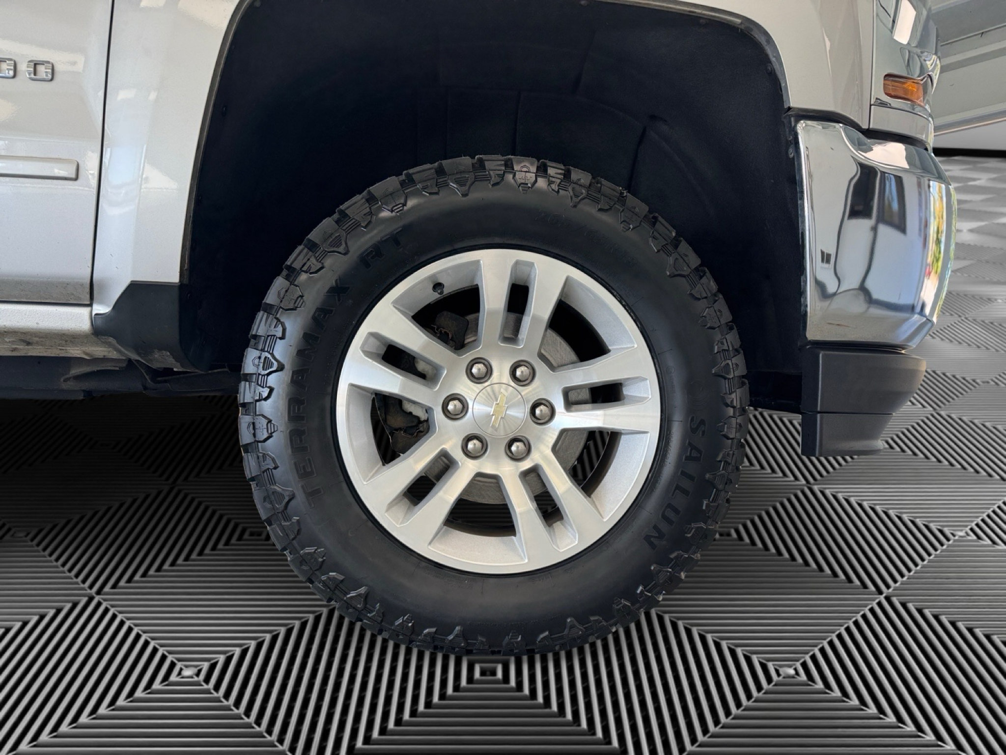 Used 2017 Chevrolet Silverado 1500 LT w/ All Star Edition AWD/4WD image 10