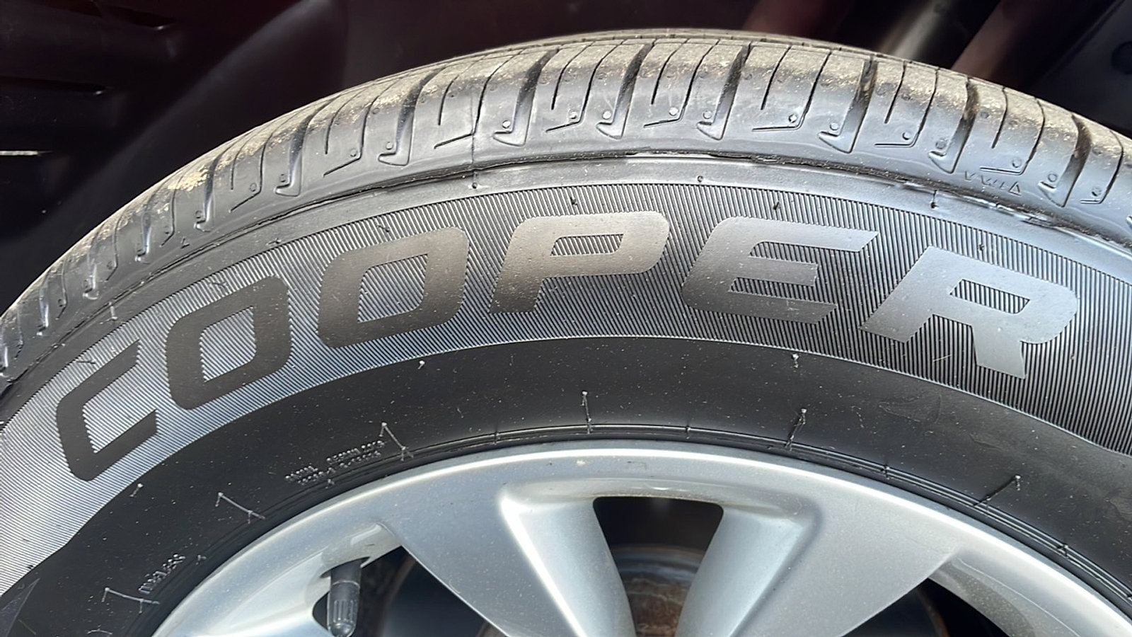 Used 2018 Chrysler 300 Touring image 25