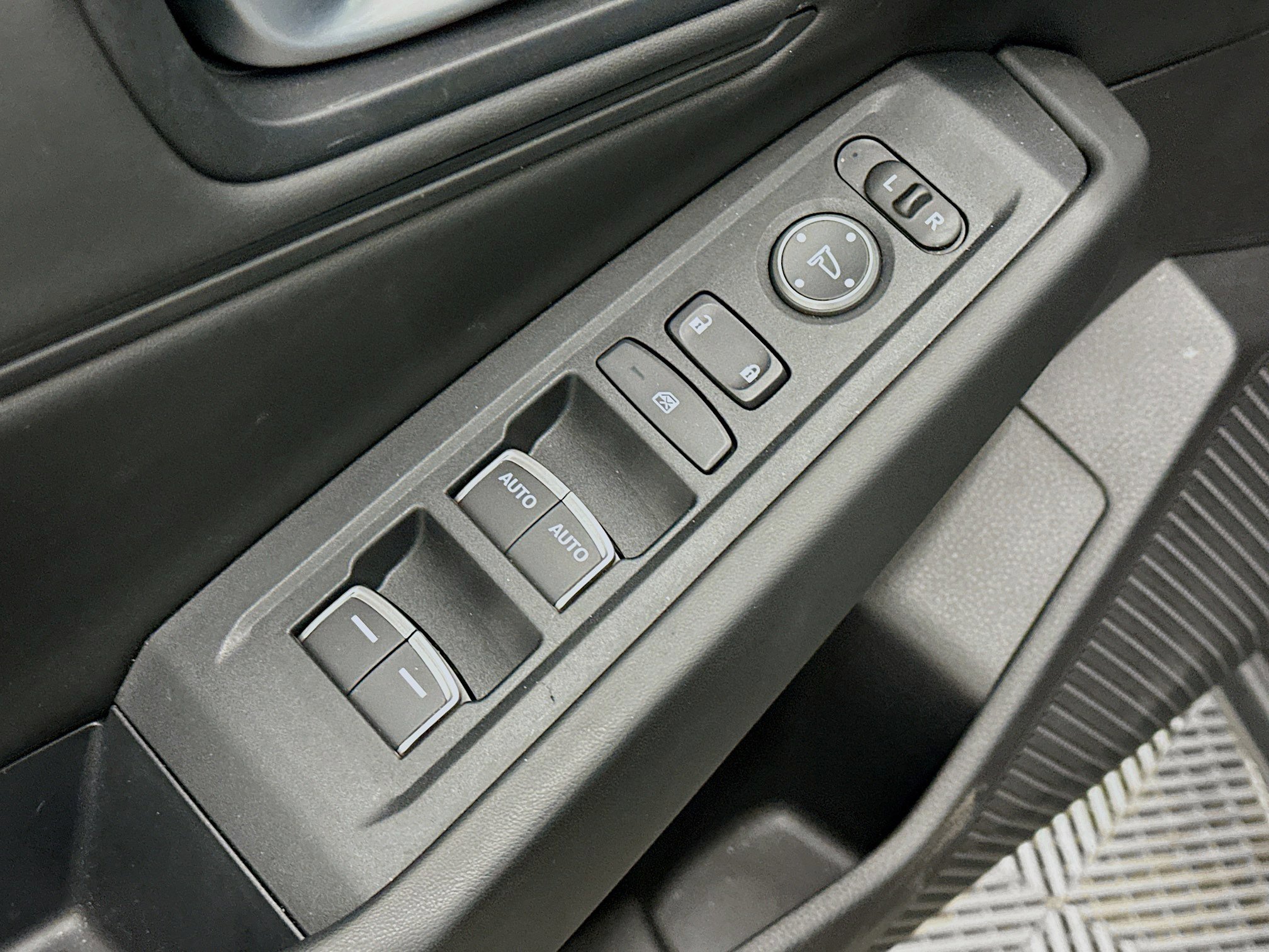 Used 2025 Honda Accord SE image 15