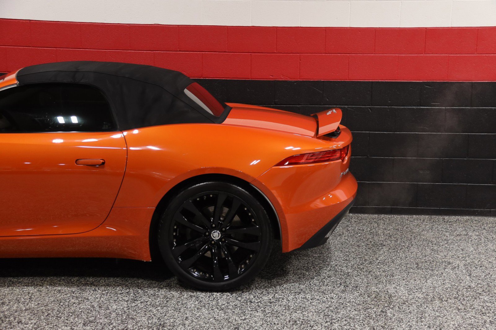 Used 2014 Jaguar F-TYPE Convertible image 23