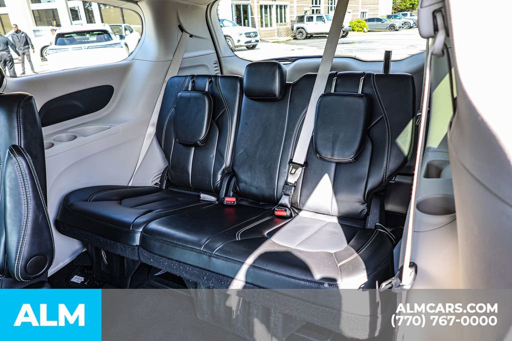 Used 2024 Chrysler Pacifica Touring-L FWD image 22