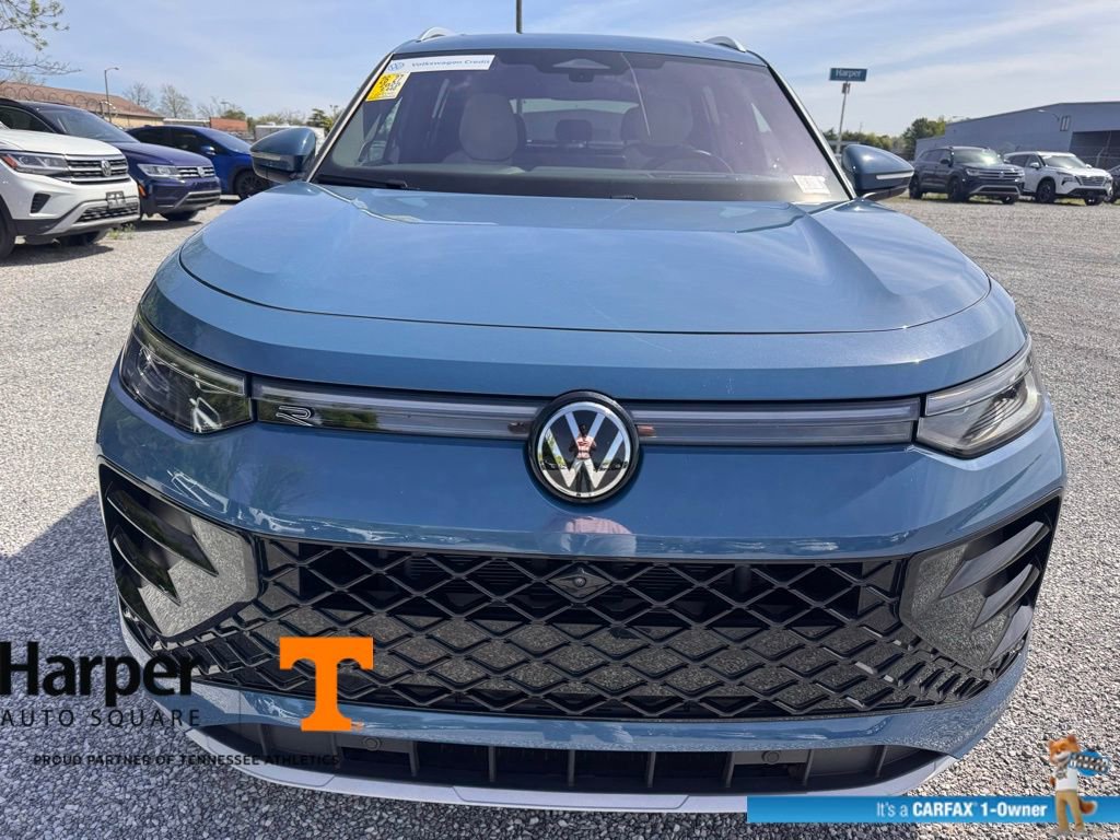 Used 2025 Volkswagen Tiguan SEL R-Line image 8
