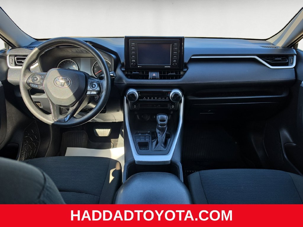 Used 2022 Toyota RAV4 LE AWD/4WD image 11