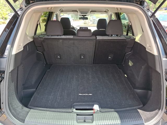 Used 2023 Nissan Rogue SV FWD image 29