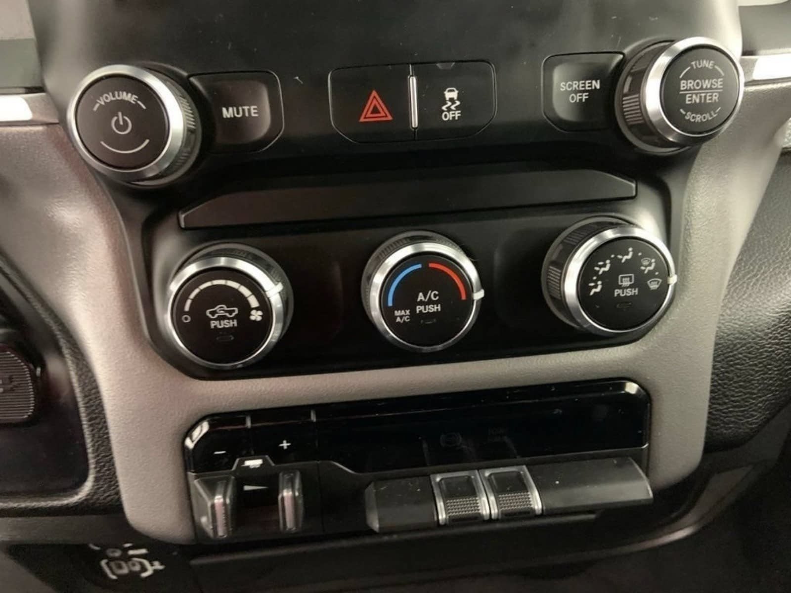 Used 2024 RAM 3500 Big Horn AWD/4WD image 24