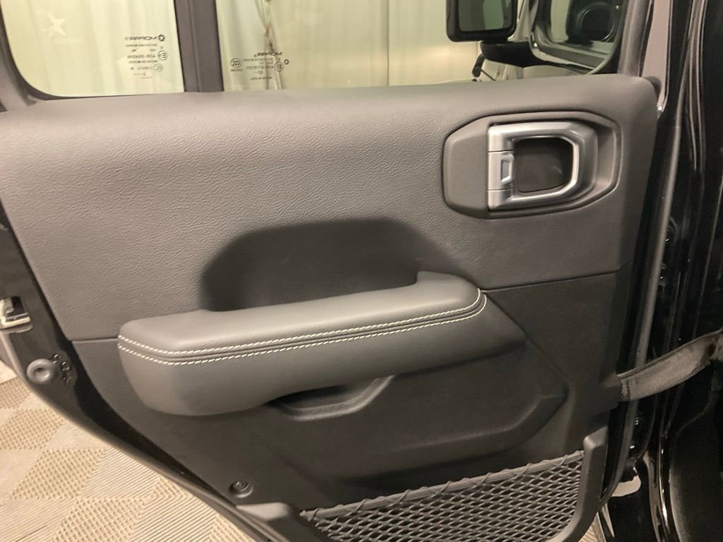 Used 2023 Jeep Wrangler Sahara image 30