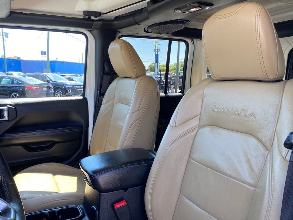 Used 2018 Jeep Wrangler Unlimited Sahara AWD/4WD image 12