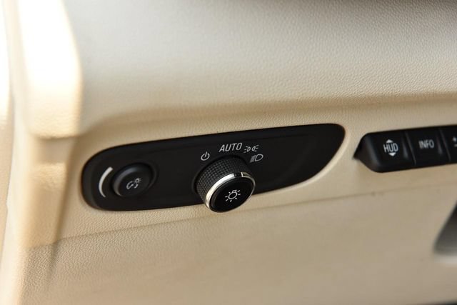 Used 2021 Buick Envision Essence w/ Technology Package I FWD image 12