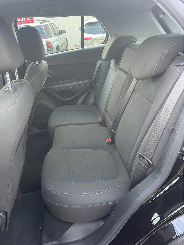 Used 2021 Chevrolet Trax LS image 6
