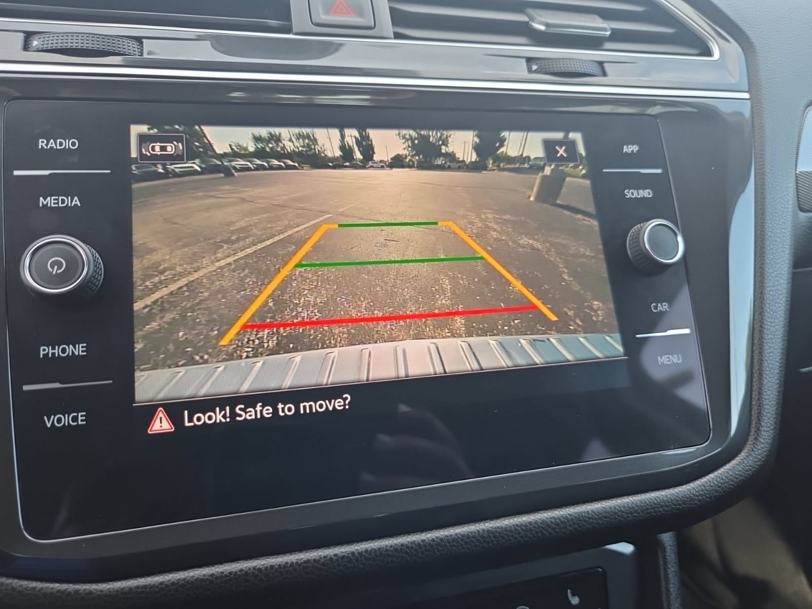 Certified 2024 Volkswagen Tiguan SE AWD/4WD image 28